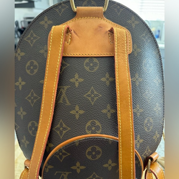 Louis Vuitton Backpack - Picture 5 of 14